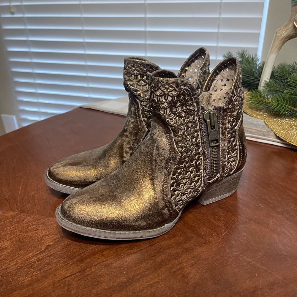 Circle G by corral  Copper CutOut laser booties Western Boots